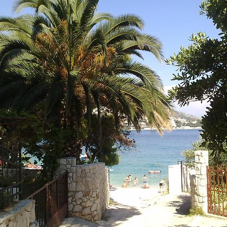 Apartment House Juretic - 50 M From The Beach Trogir Bagian luar foto